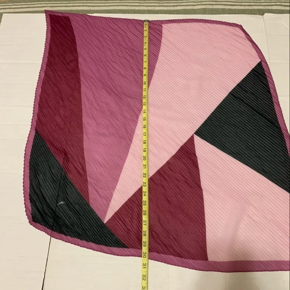 Ann Taylor Factory Sheer Mauve Black Head Scarf Wrap. Size 30x30